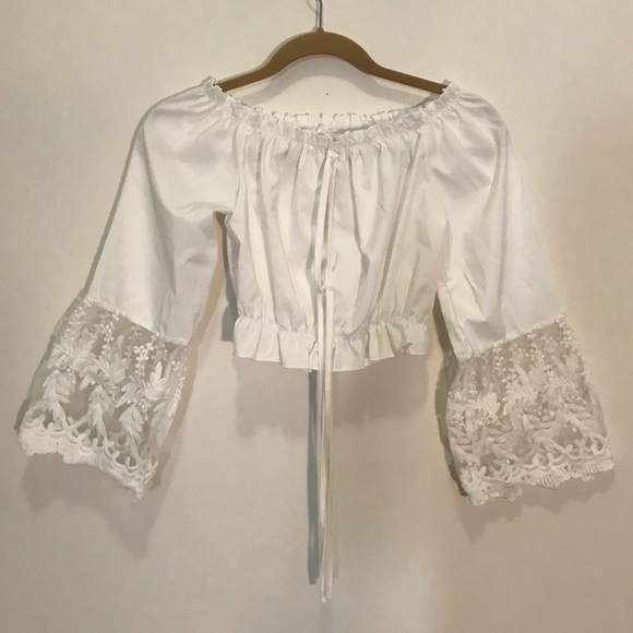white crop top with lace bell sleeves - Picture 3 of 3